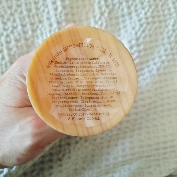 Library of Flowers Shower Gel 💜💜 - Picture 5 of 6